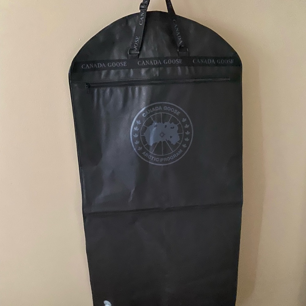 Canada Goose Garment Bag - Picture 3 of 11